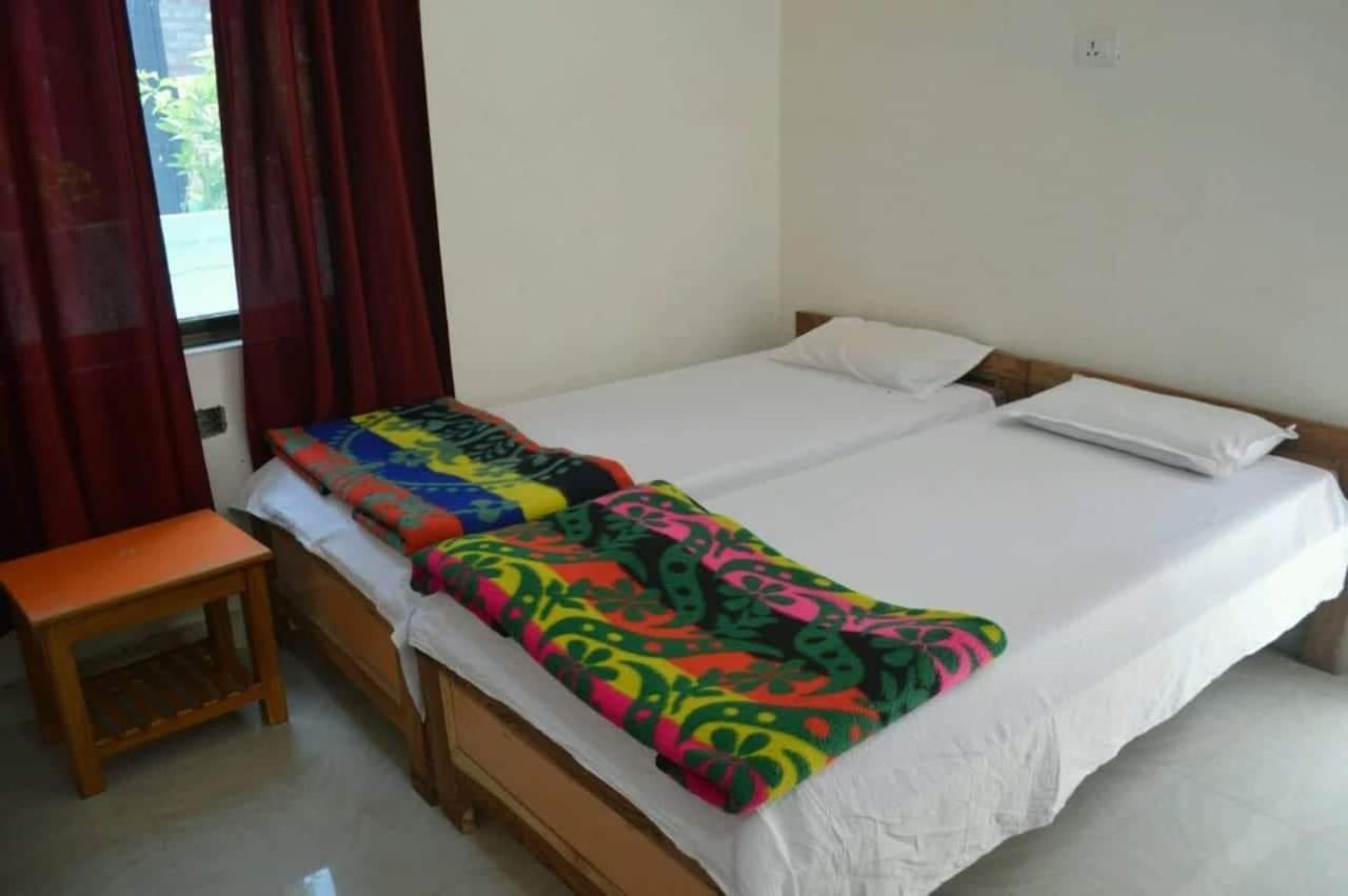 Middle Way Home Stay بود جايا المظهر الخارجي الصورة