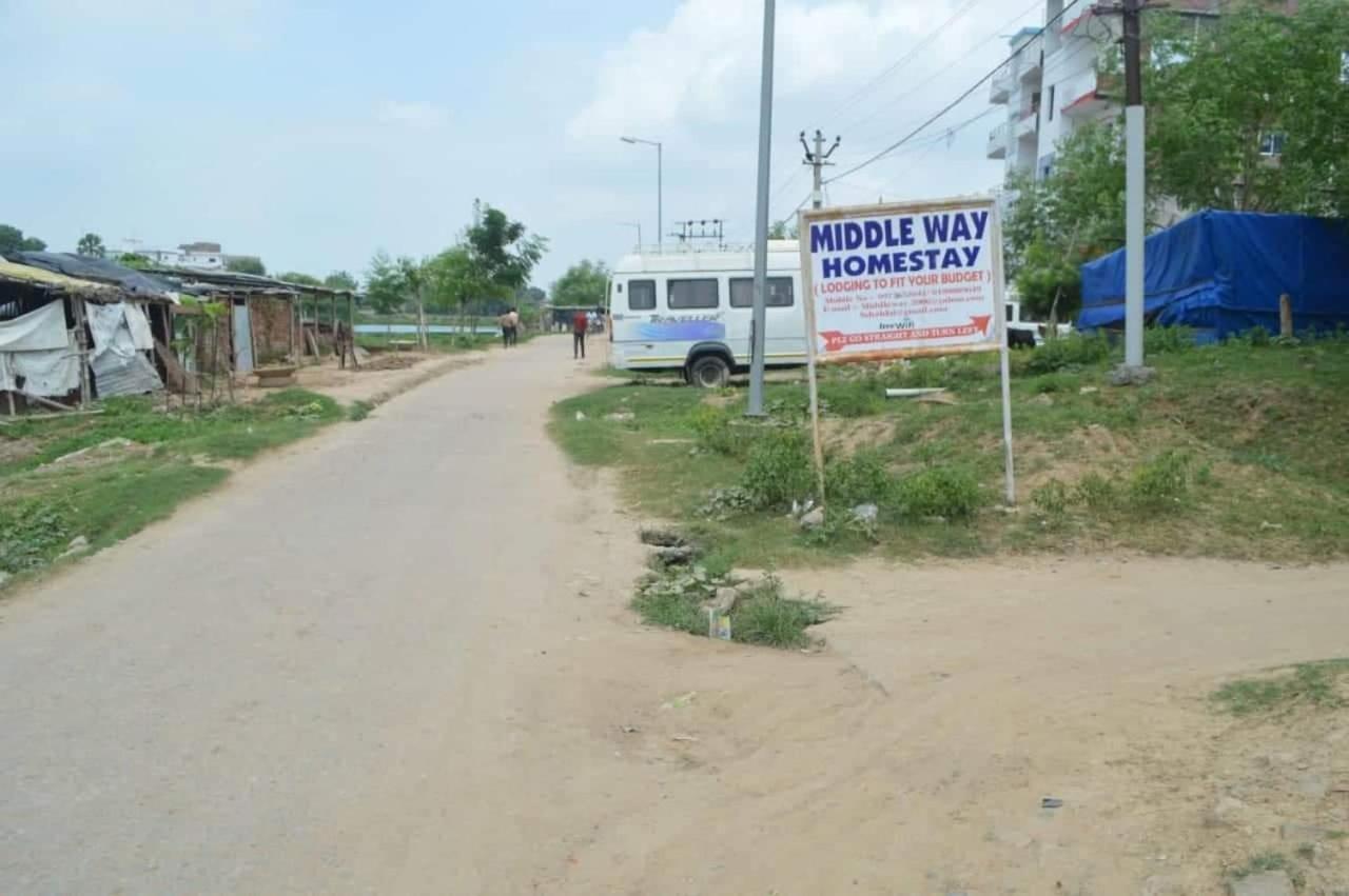 Middle Way Home Stay بود جايا المظهر الخارجي الصورة