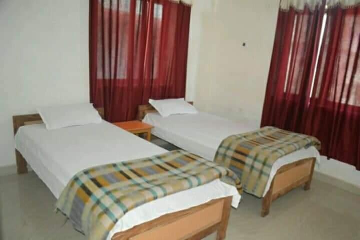 Middle Way Home Stay بود جايا المظهر الخارجي الصورة